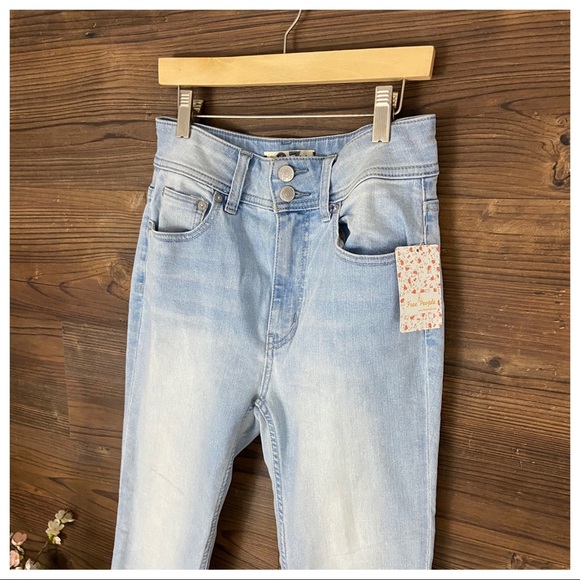 NWT We the Free Wild Child Skinny Jeans - Picture 5 of 6